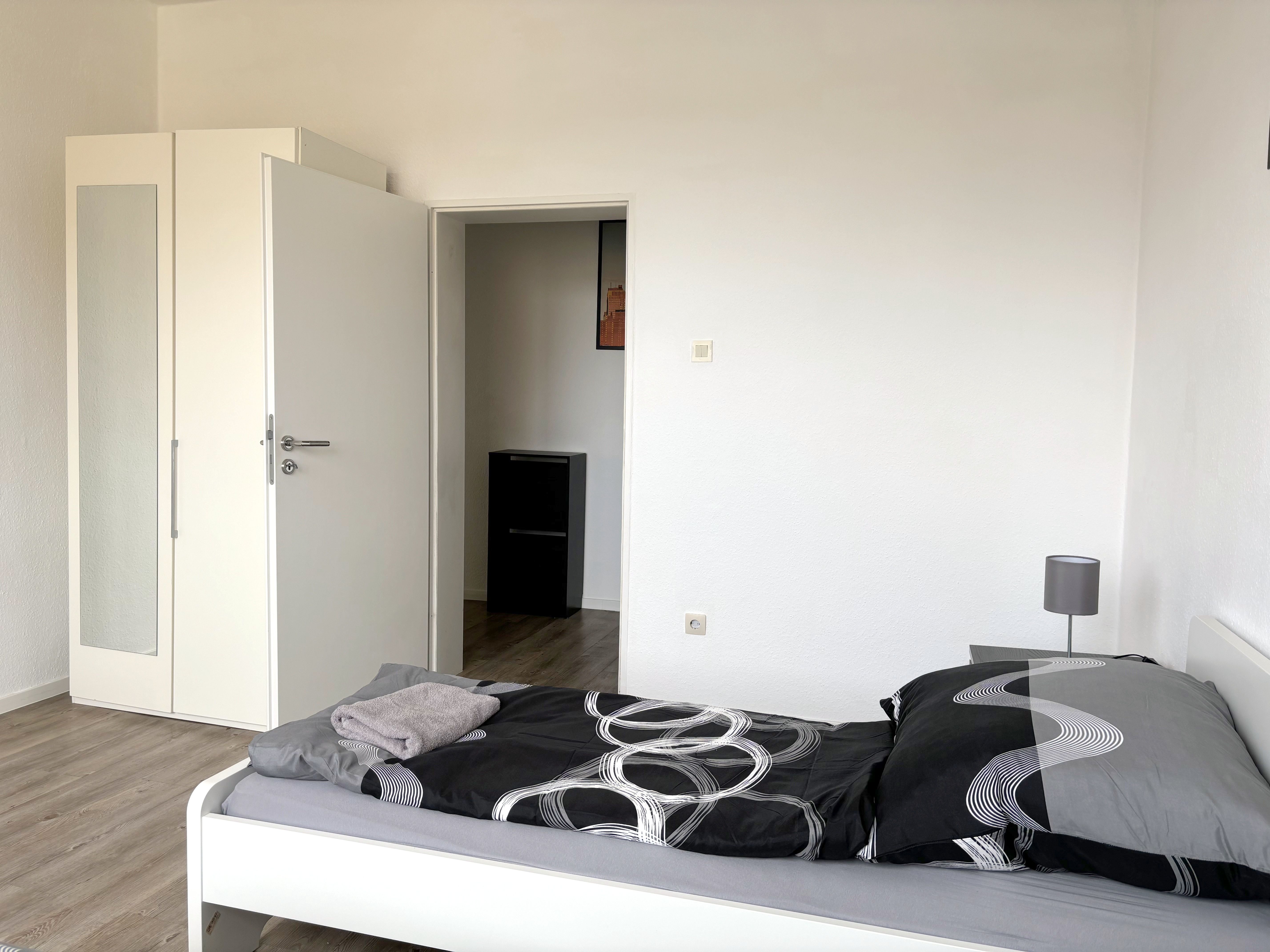 Amazing 4-Bed Apartment For Fitters - 22