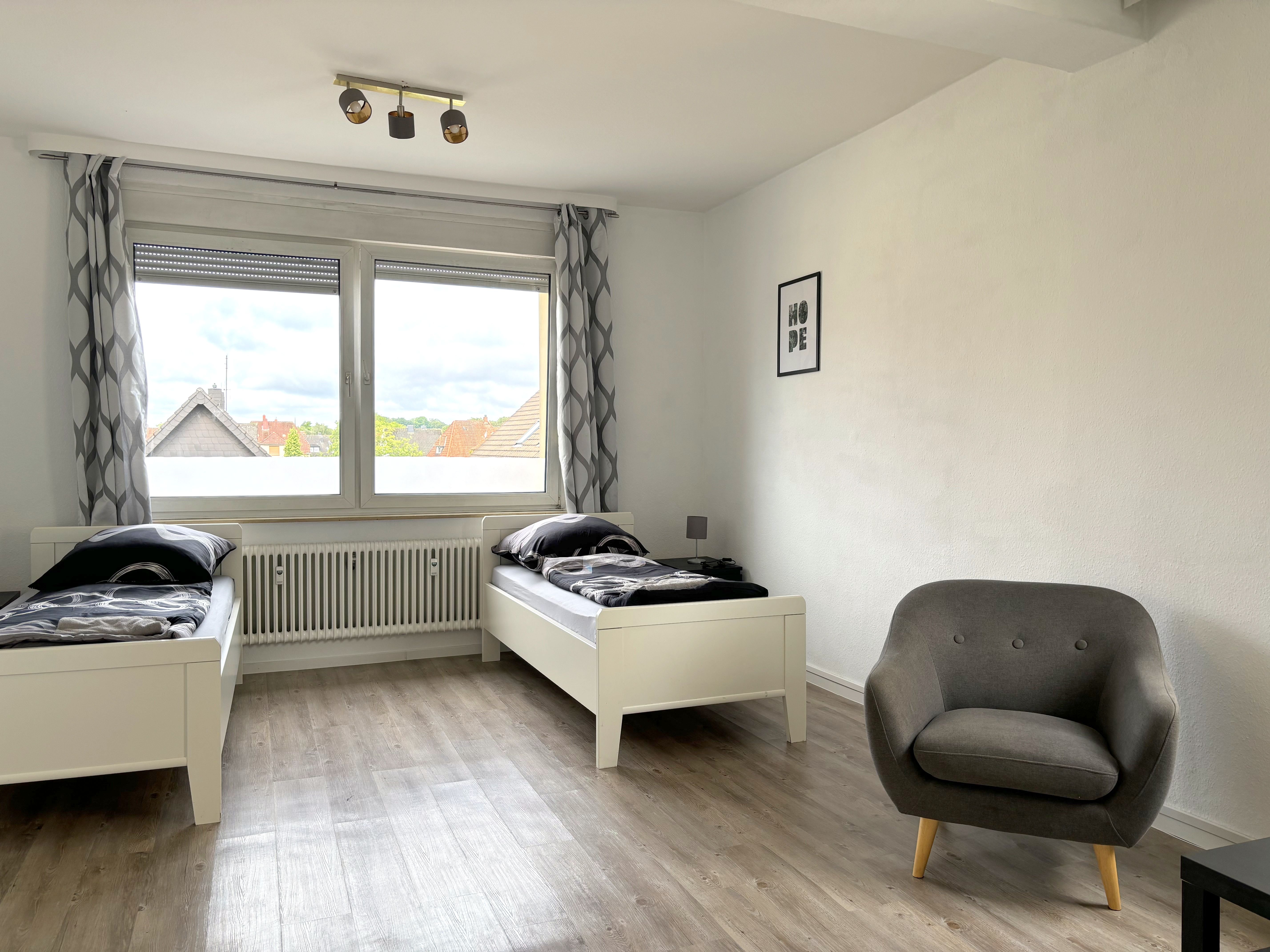 Amazing 4-Bed Apartment For Fitters - 20