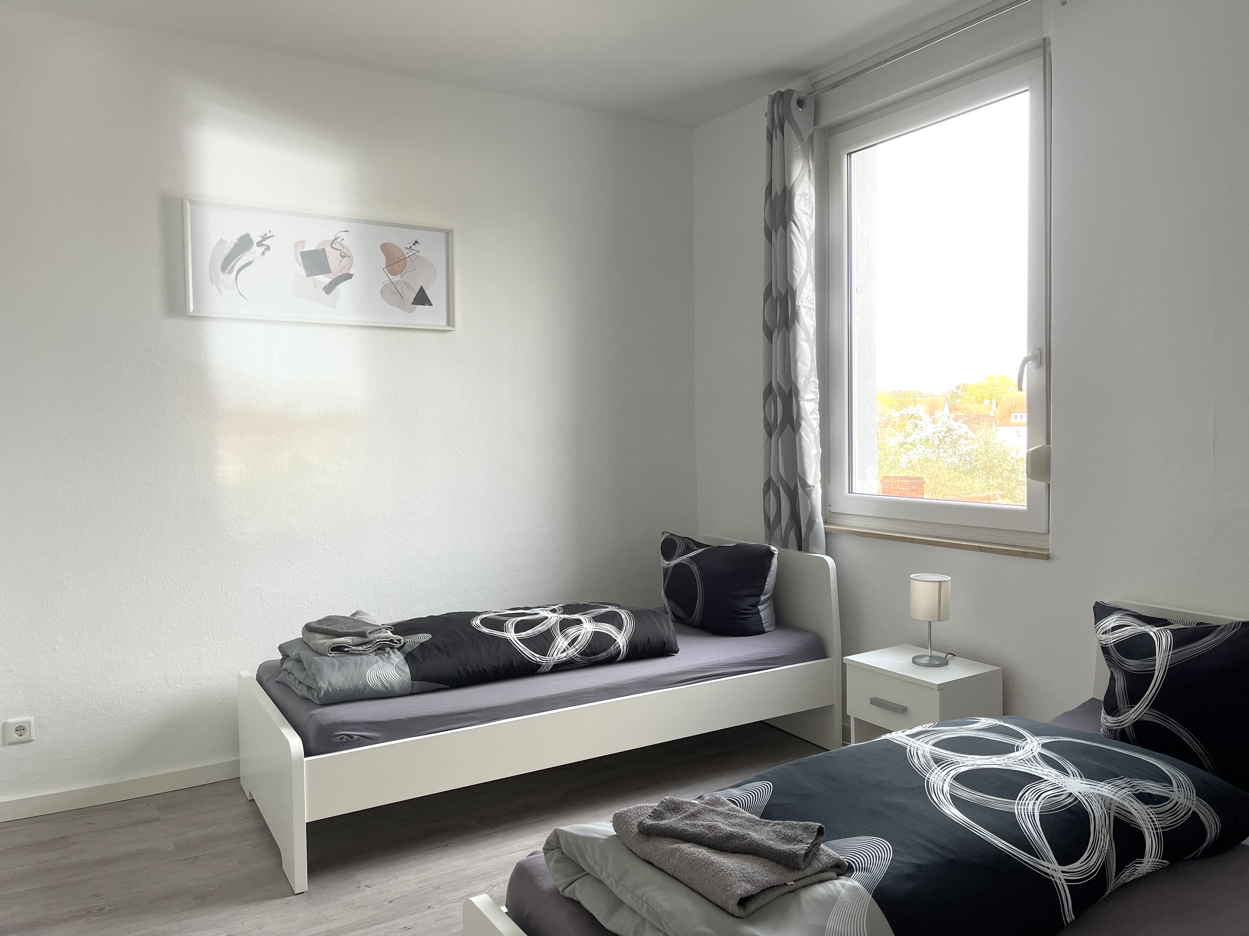 Amazing 4-Bed Apartment For Fitters - 16