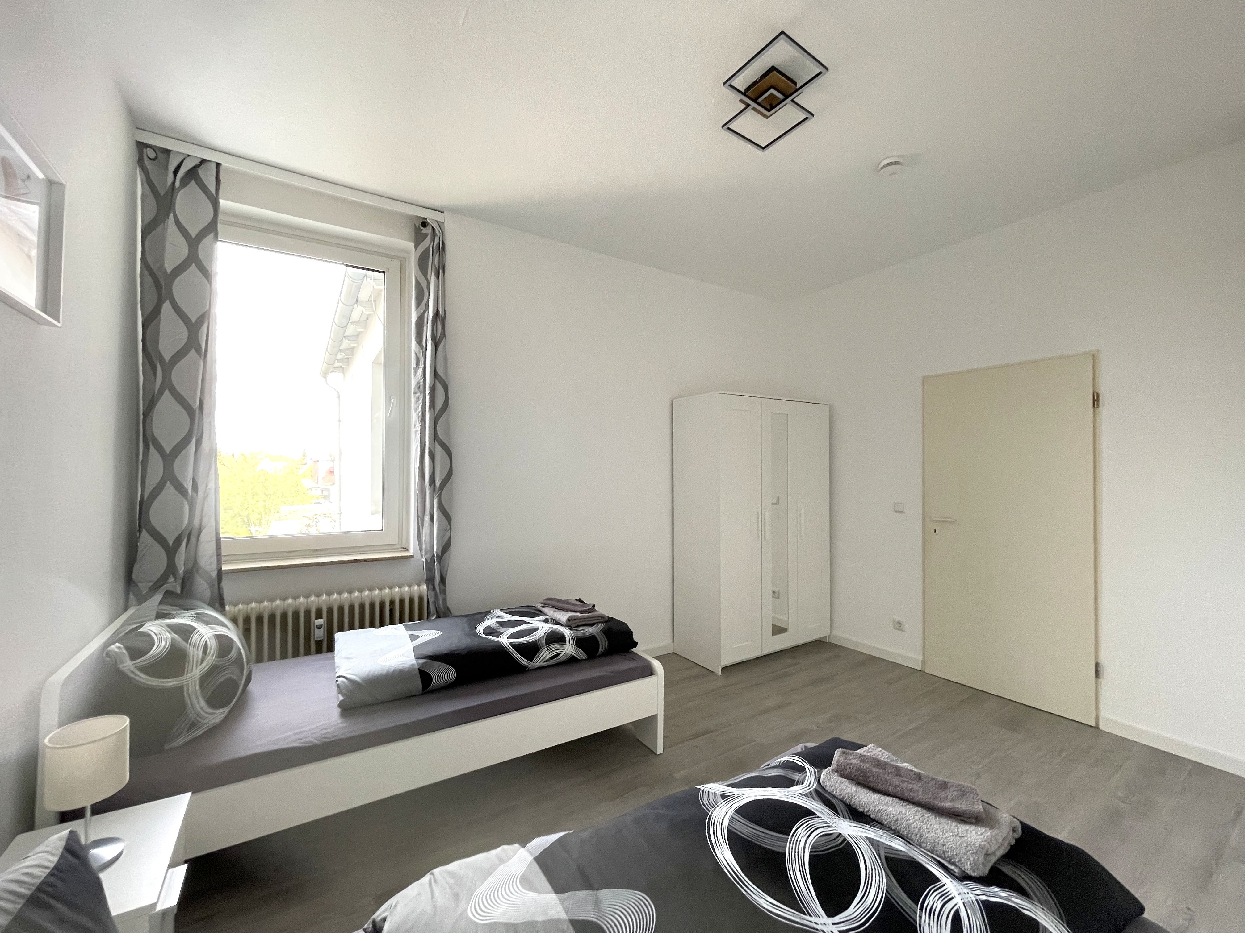 Amazing 4-Bed Apartment For Fitters - 17