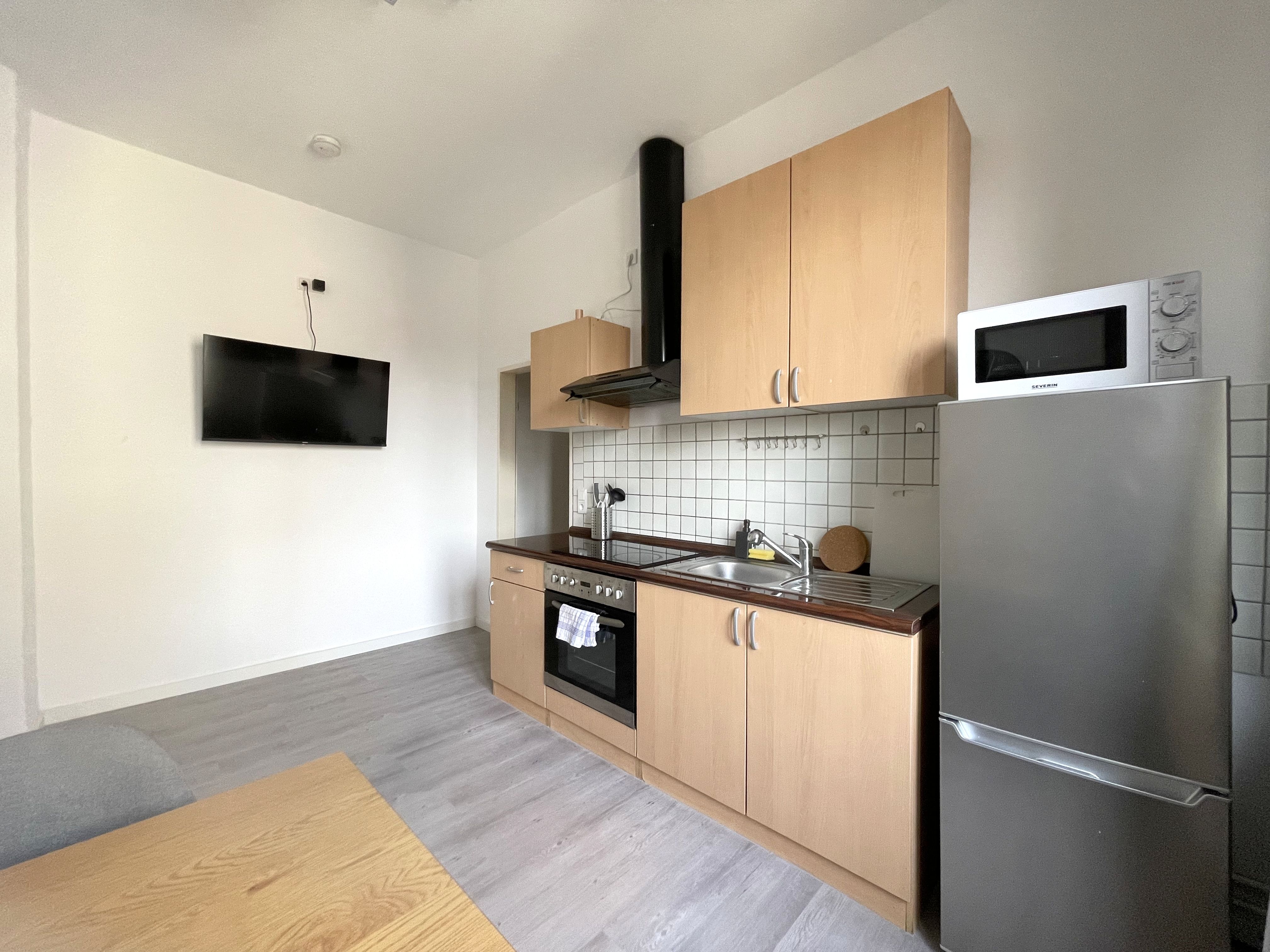 Amazing 4-Bed Apartment For Fitters - 12