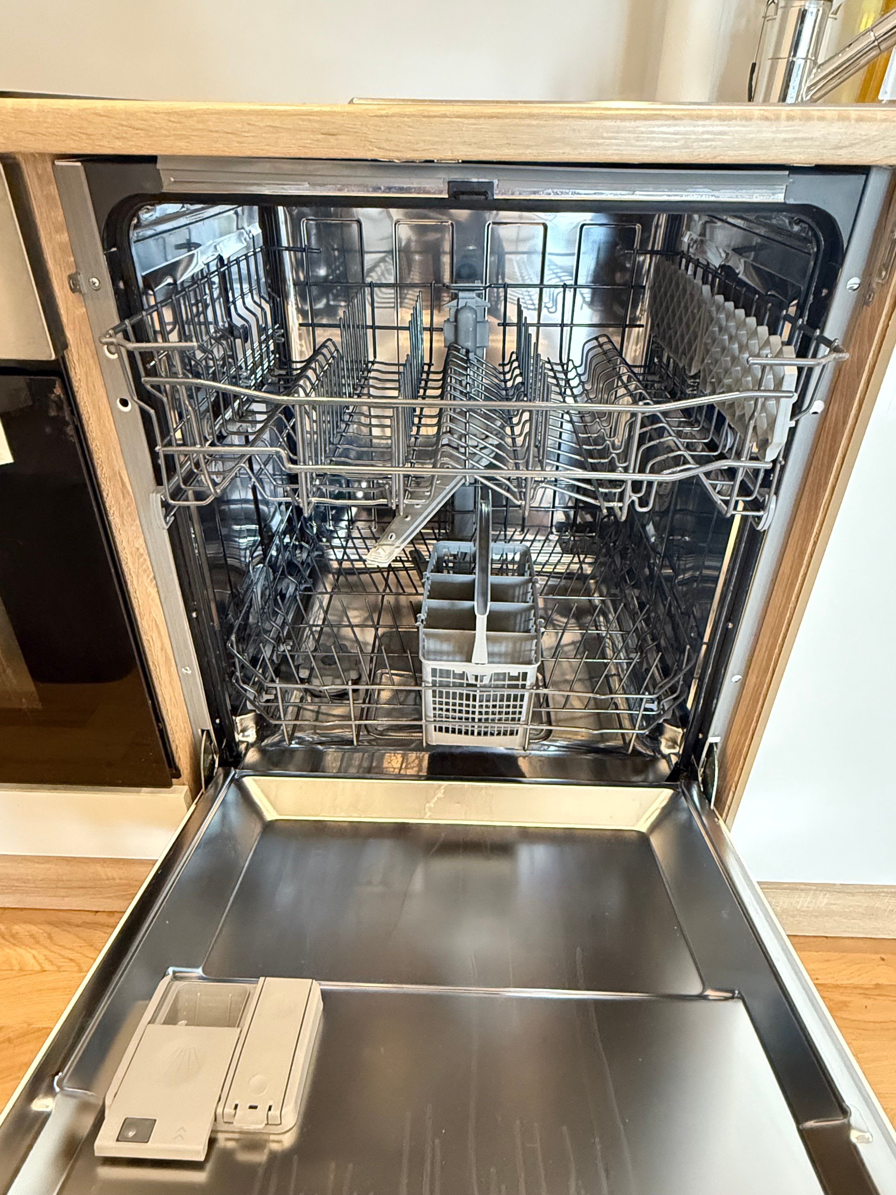 Modern Flat | Washing Machine, Underfloor Heating, Rain Shower - 4