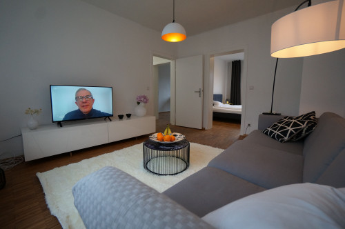 Sehr schöne 3 Zimmer Wohnung mit massiv Parkett, füßläufig Hauptbahnhof ! - Gallery - 16