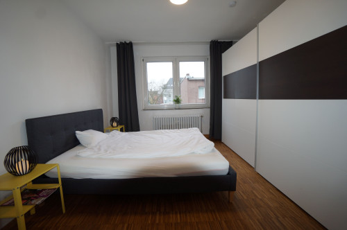 Sehr schöne 3 Zimmer Wohnung mit massiv Parkett, füßläufig Hauptbahnhof ! - Gallery - 9