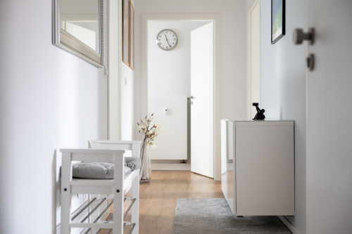 urban Apartment at the zoo | kitchen | washing machine | inner city by Ko-Living