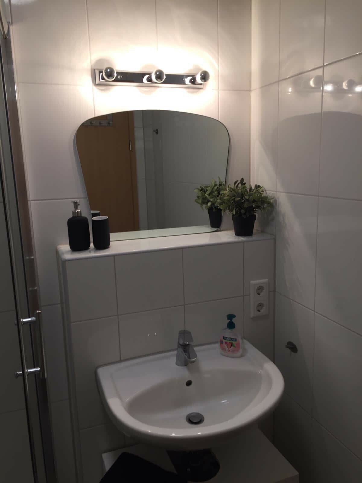 Modern Studio Apartment, Centrally Located In Offenbach - 7