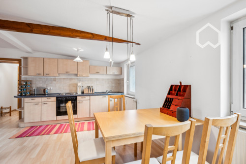 Sunny centrally located top-floor apartment