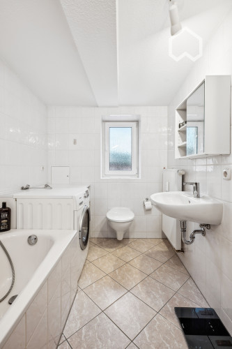 Sunny centrally located top-floor apartment