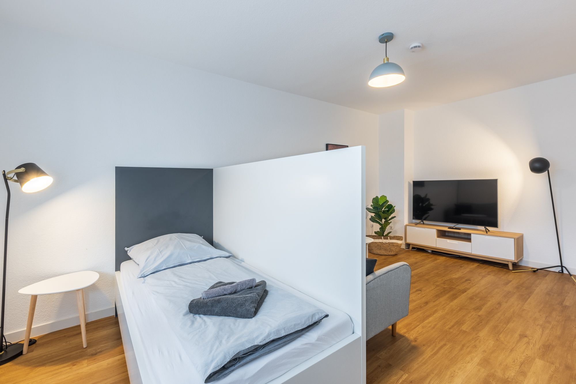 Modern, Perfect Home (Duisburg) - 8