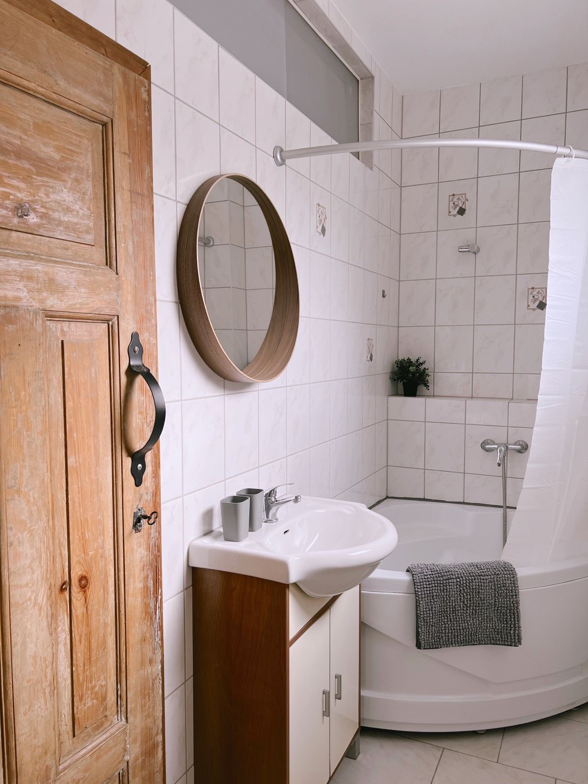 Fully Equipped Furnished Designer Apartment In A Prime Location - Fully equipped furnished designer apartment in a prime location - Gallery - 9