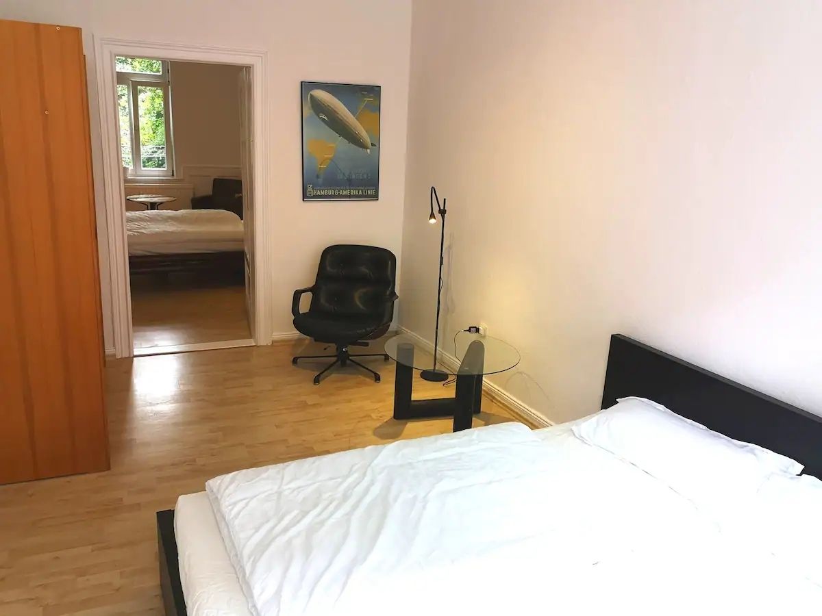 Spacious Apartment With High Ceilings In Town Center - 3