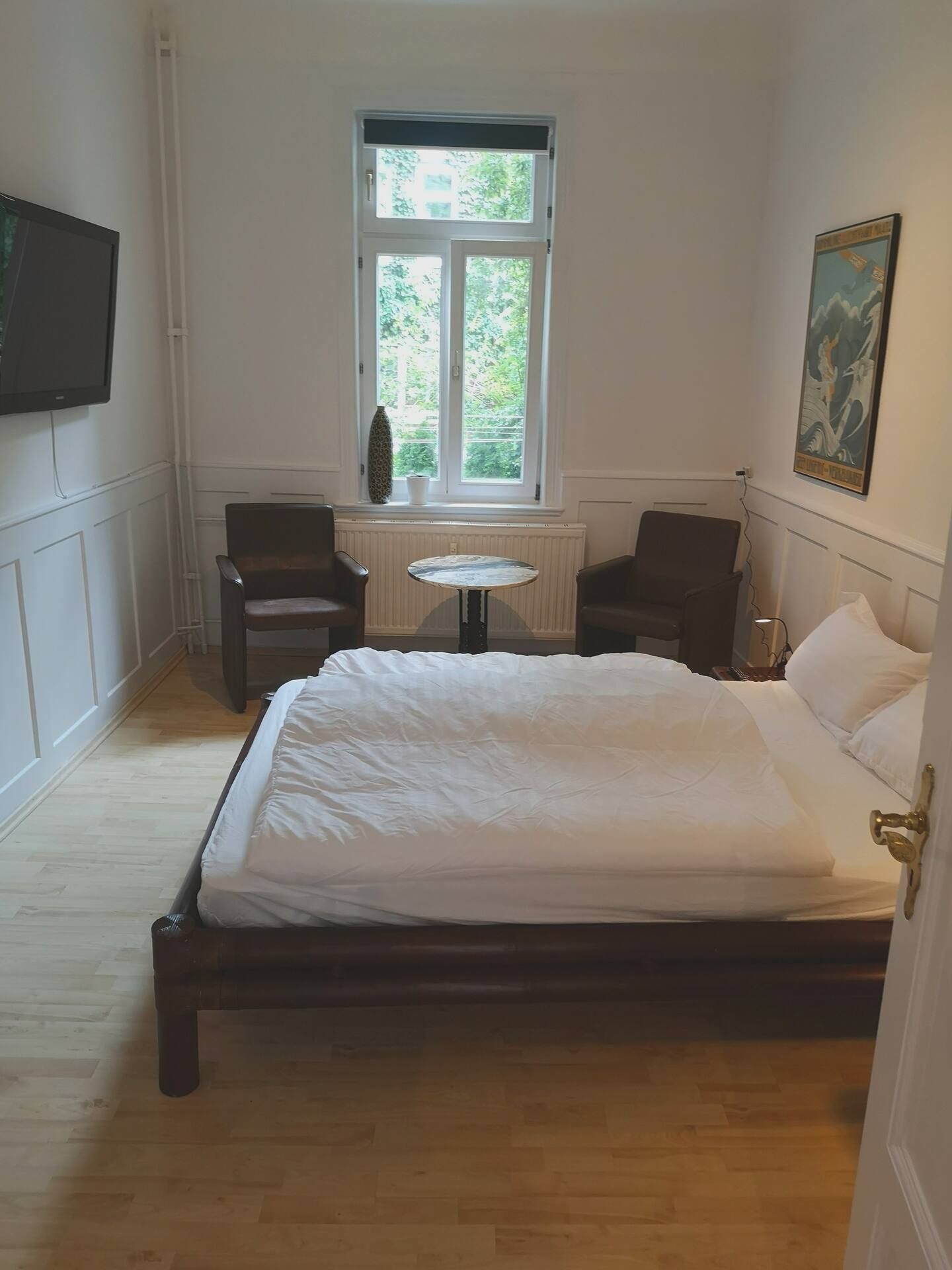 Spacious Apartment With High Ceilings In Town Center - 7