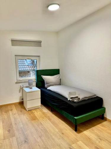 Top-Floor Apartment - New & Quiet / 2 Rooms