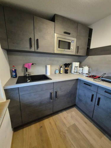 Top-Floor Apartment - New & Quiet / 2 Rooms