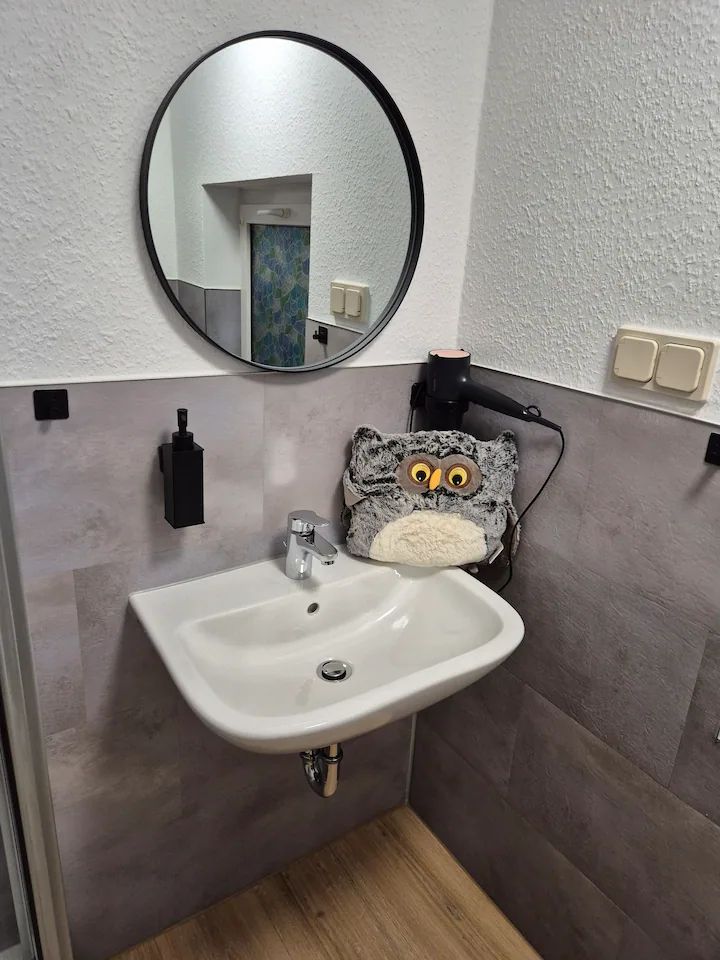  Top-Floor Apartment - New & Quiet / 2 Rooms  -  Top-Floor Apartment - New & Quiet / 2 Rooms  - Gallery -  4