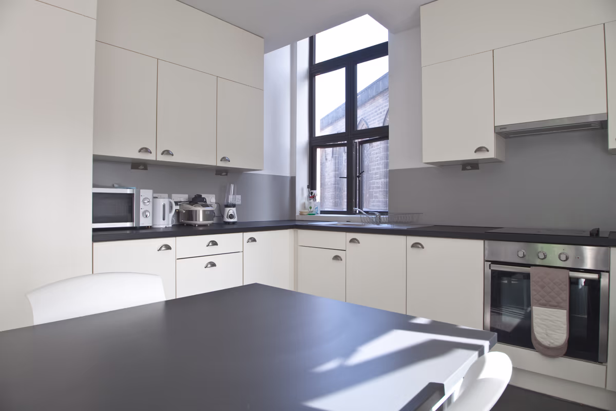 Classic Bigger 4 Bed Apartment - Algernon Firth - Gallery - 4