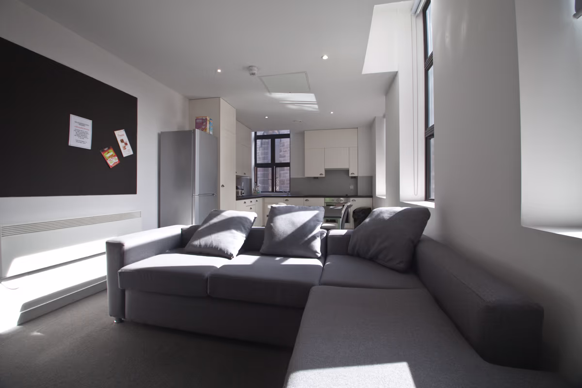 Classic Bigger 4 Bed Apartment - Algernon Firth - Gallery - 3