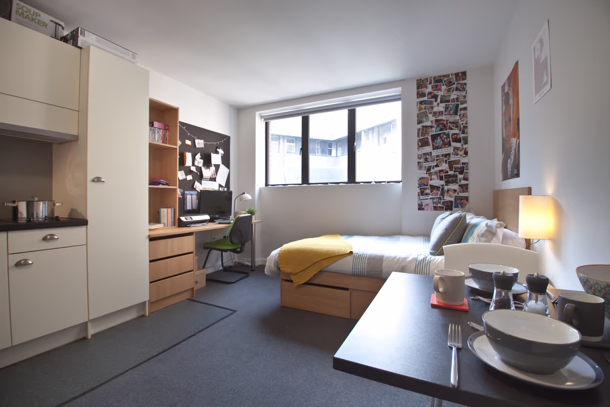 Classic Studio - Algernon Firth - Gallery - 2