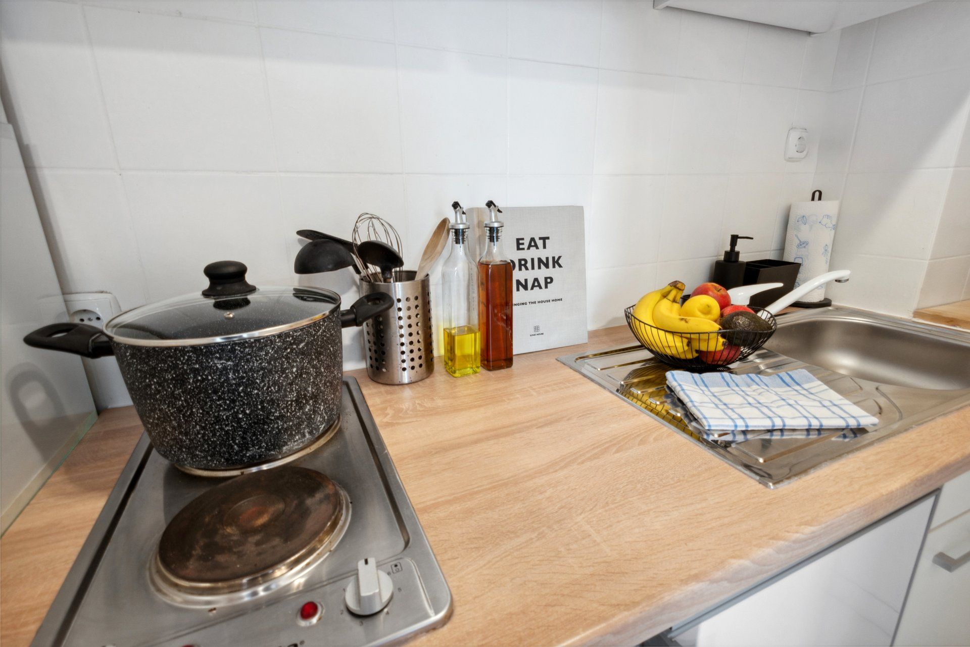  Studio Apt | Ground Floor |Koblenz-Güls – ZachaStay  -  Studio Apt | Ground Floor |Koblenz-Güls – ZachaStay  - Gallery -  6