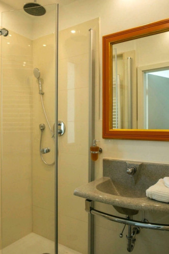 Furnished comfort apartment with a view of the Holsten Gate - Gallery - 6