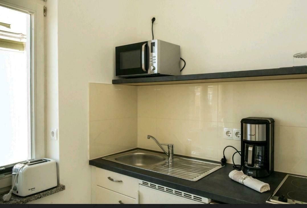 Furnished Comfort Apartment With A View Of The Holsten Gate - 3