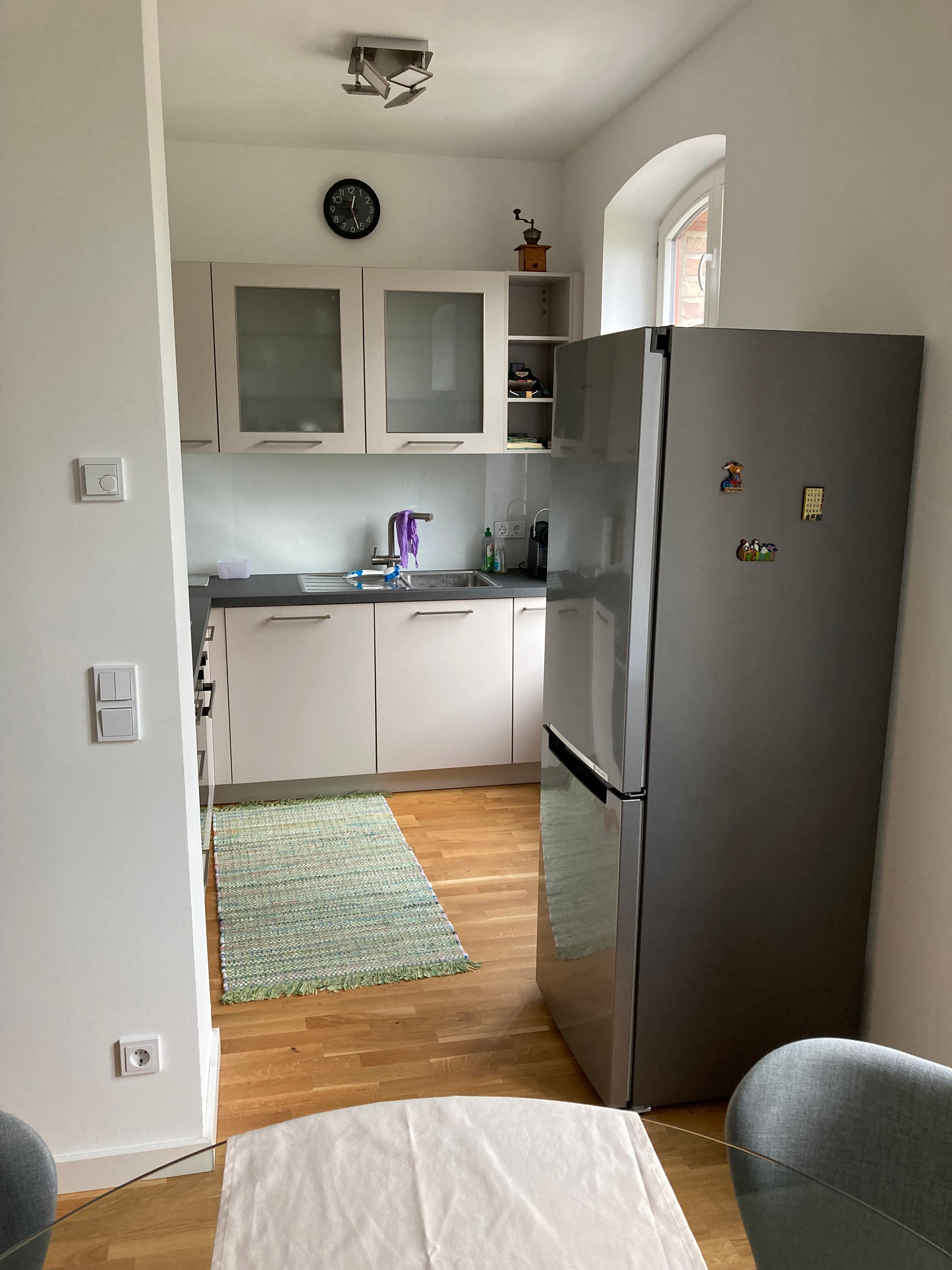  Modern, Bright And Quiet Apartment With Balcony In PotsModern, Bright And Quiet Apartment With Balco  -  Modern, bright and quiet apartment with balcony in PotsModern, bright and quiet apartment with balcony adjacent to Sans Souci in the desirable Jägervorstadt  - Gallery -  3