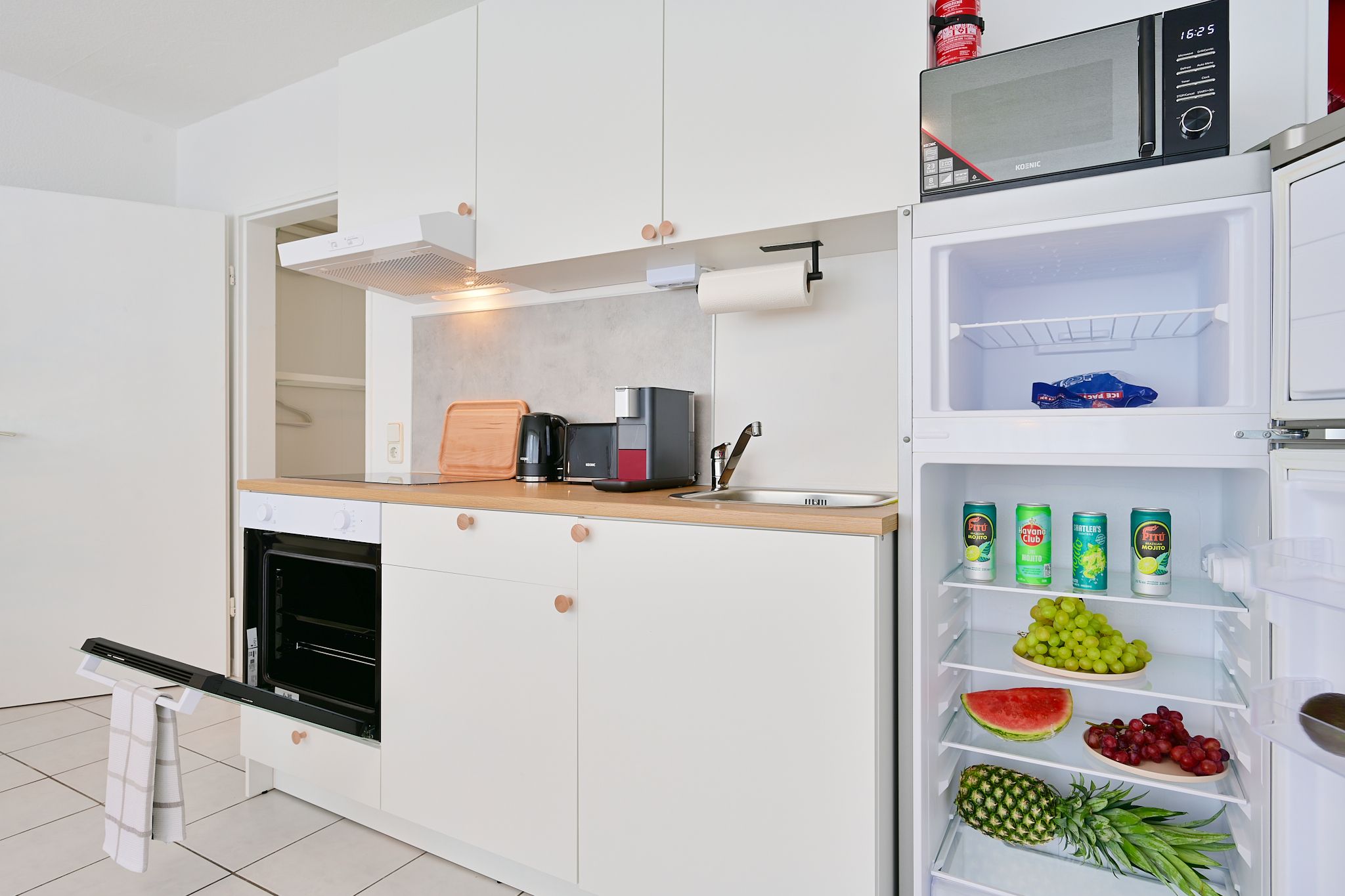Stylish And Modern 2-Room Apartment In City Center - 21