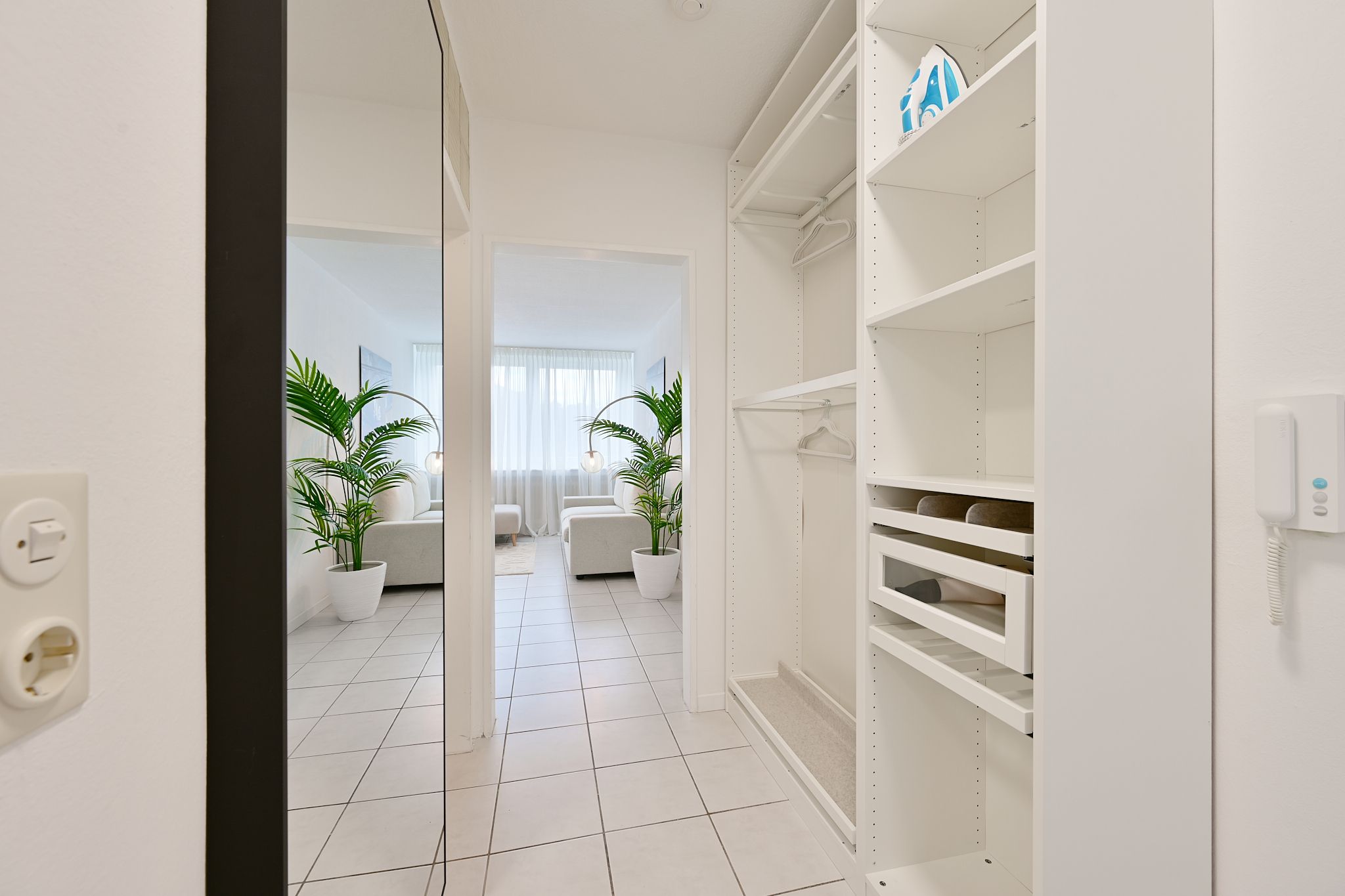 Stylish And Modern 2-Room Apartment In City Center - 29