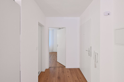 Chic and Spacious 2-Room Apt in Wuppertal Center