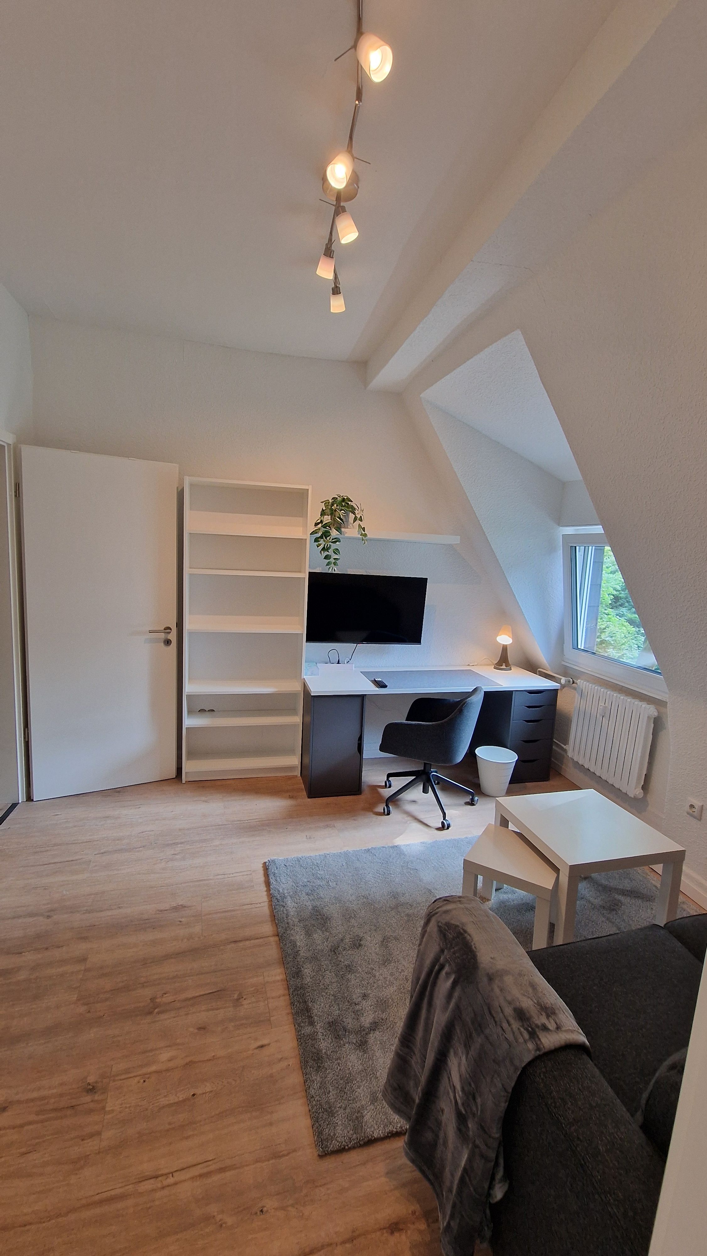 Elfriede5: Fashionable Renovated Quiet Home In GE For Rent - 5