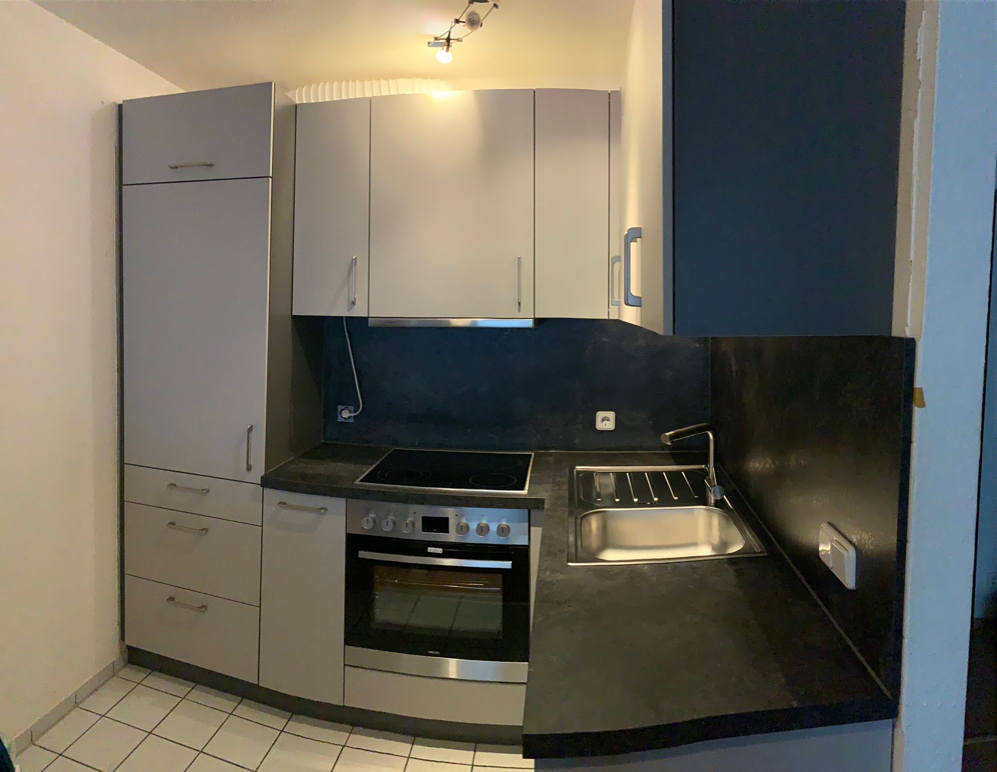  Bright 1-Room Apartment With Balcony In Stuttgart Hedelfingen  -  Bright 1-room apartment with balcony in Stuttgart Hedelfingen  - Gallery -  2