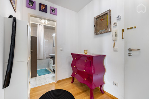 Quiet apartment with balcony in Aubing