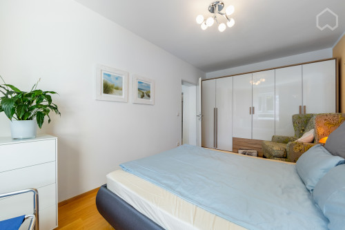 Quiet apartment with balcony in Aubing