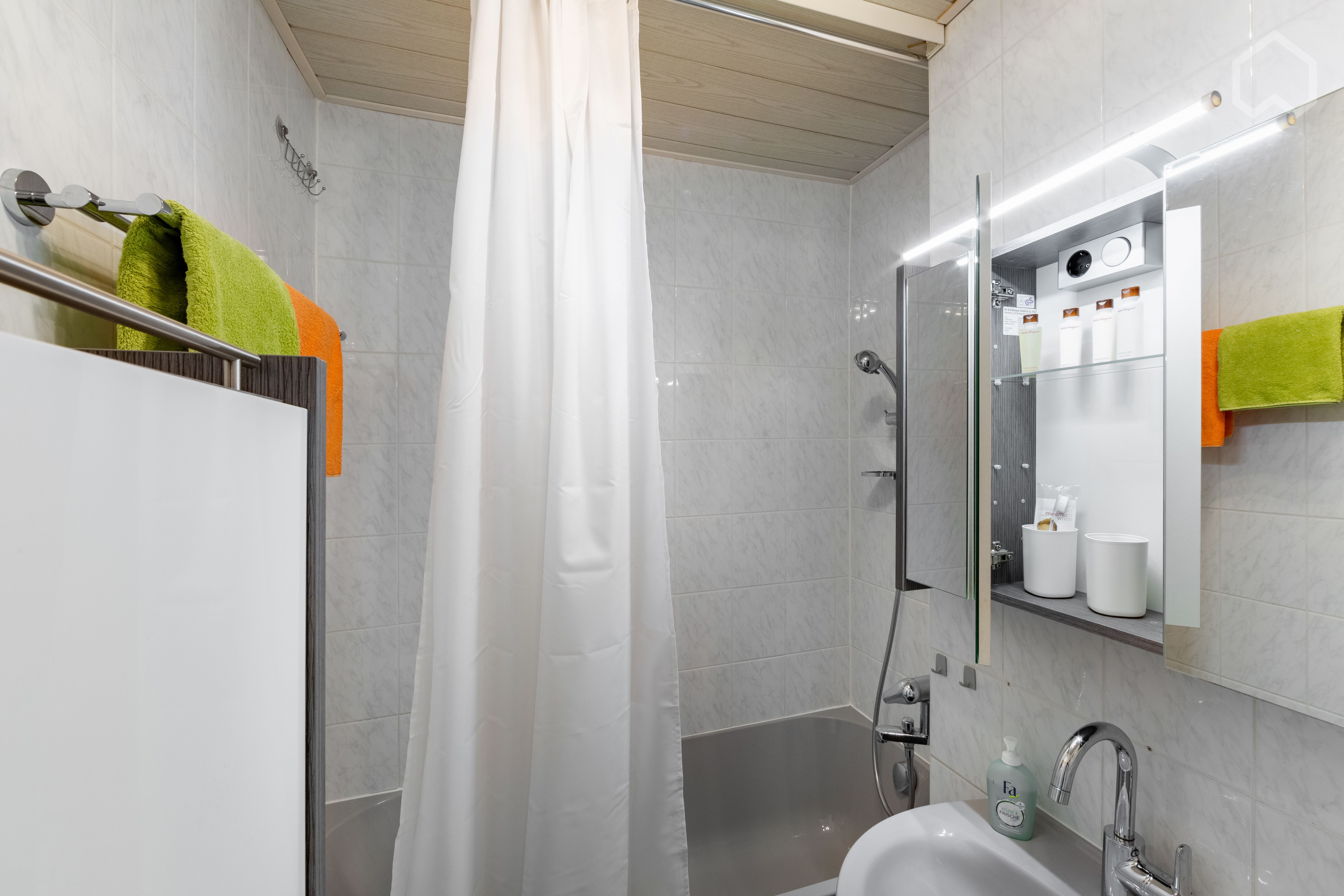 Quiet Apartment With Balcony In Aubing - 15