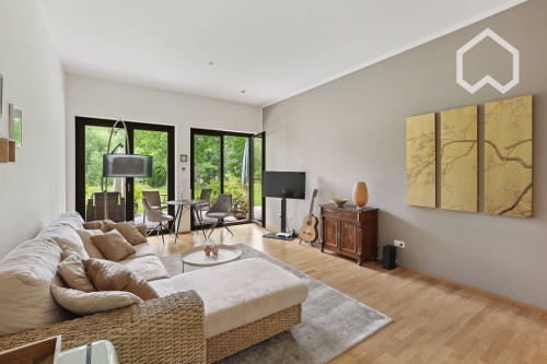 Gorgeous and cozy home with nice city view (Potsdam) with access to lake