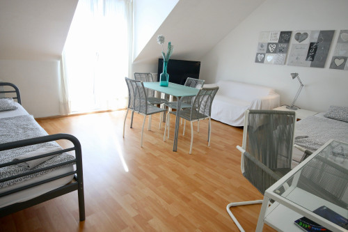 Modern 4-Room Apartment with Balcony – Fully Furnished, No Deposit, Cleaning Service Included! - Gallery - 15