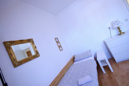 Modern 4-Room Apartment with Balcony – Fully Furnished, No Deposit, Cleaning Service Included! - Gallery - 8