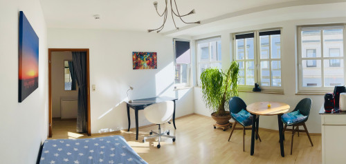 Poppelsdorf: Light-flooded apartment in an excellent location