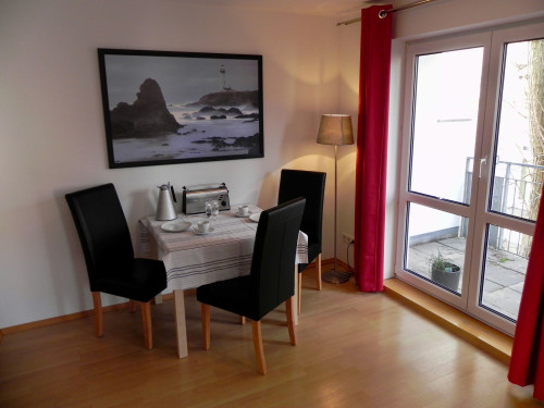 Top location! Furnished 2-room-apartment with balcony, parking is optional - Gallery - 7