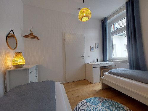 Cozy family apartment near the train station and parc Nordpark! - Gallery - 29