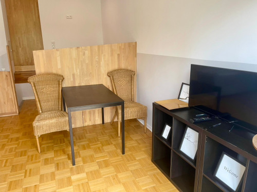 Modern Studio Apartment (43 m²) with Private Parking – Fully Furnished, No Deposit!