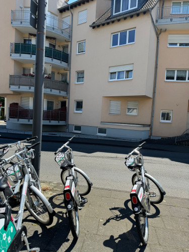 Stylish Business Apartment with Balcony in Leverkusen-Wiesdorf – All-Inclusive Living