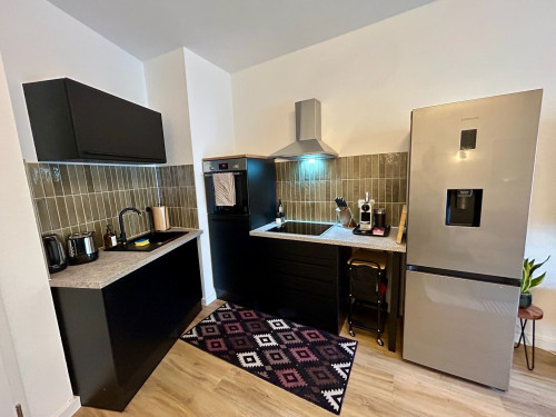 CITY CENTER | 01/26 | Fully Furnished Apartment in Prime City Center Location with Balcony and Parking Space Included | Minimum Rental Period 3 Months