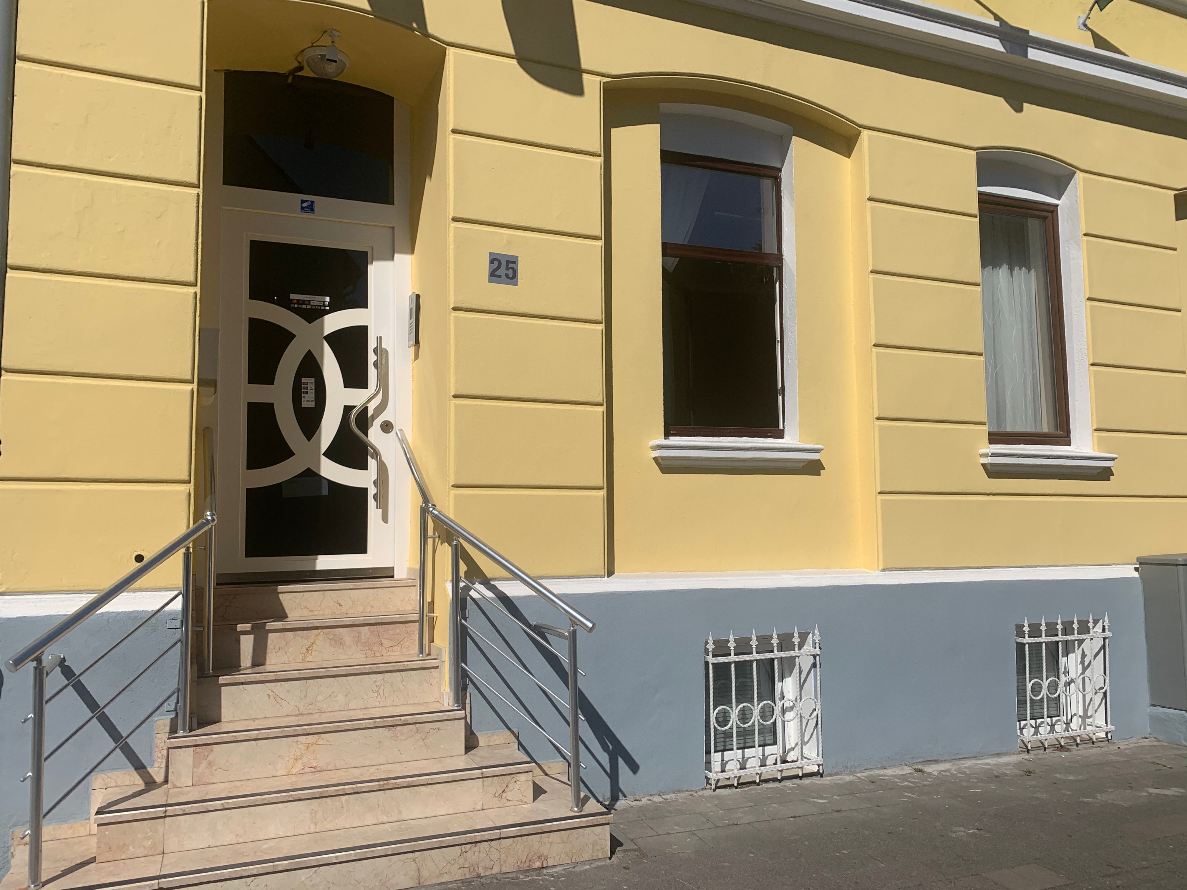 Fashionable Studio Apartment In The Centre Of Oberhausen - 4
