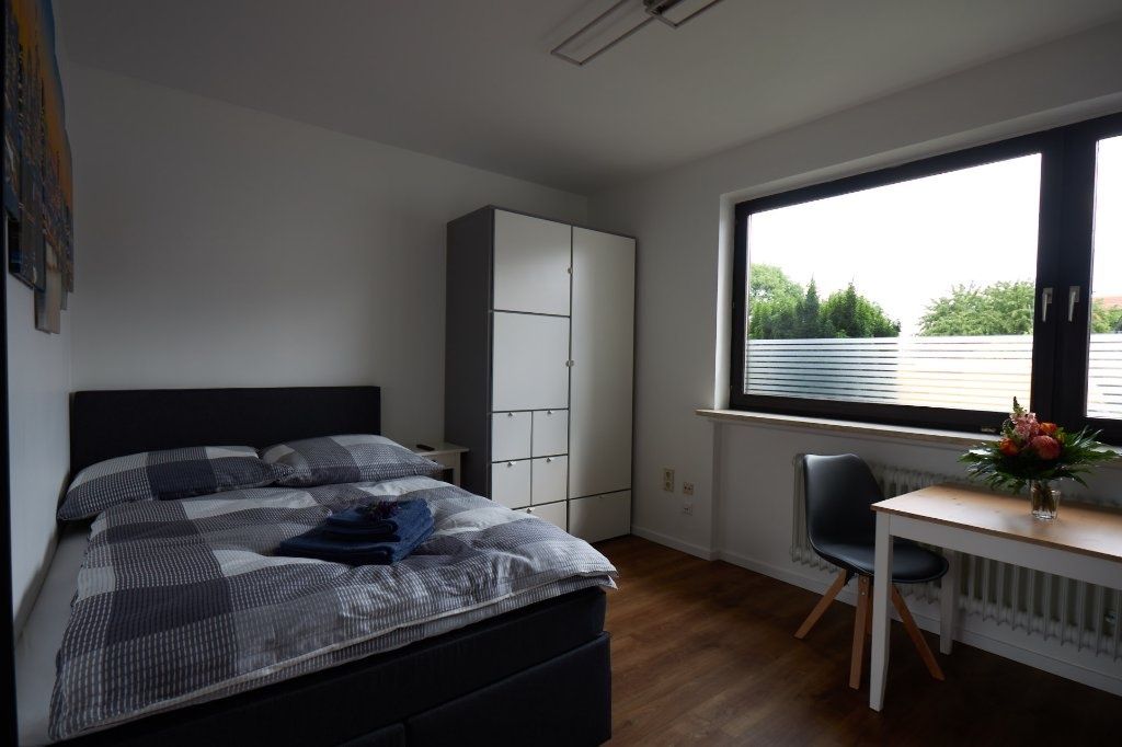 Neat, Spacious Studio - 4