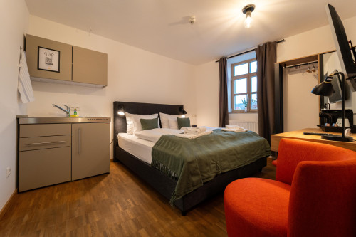 dreamcation Altstadthotel - small double room (micro-apartment)