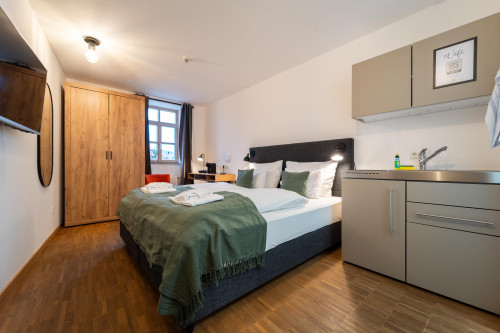 dreamcation Altstadthotel - small double room (micro-apartment)
