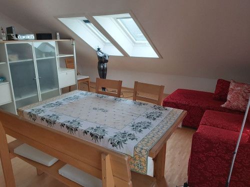 Stylish, very bright / furnished 3 room apartment. WG suitable