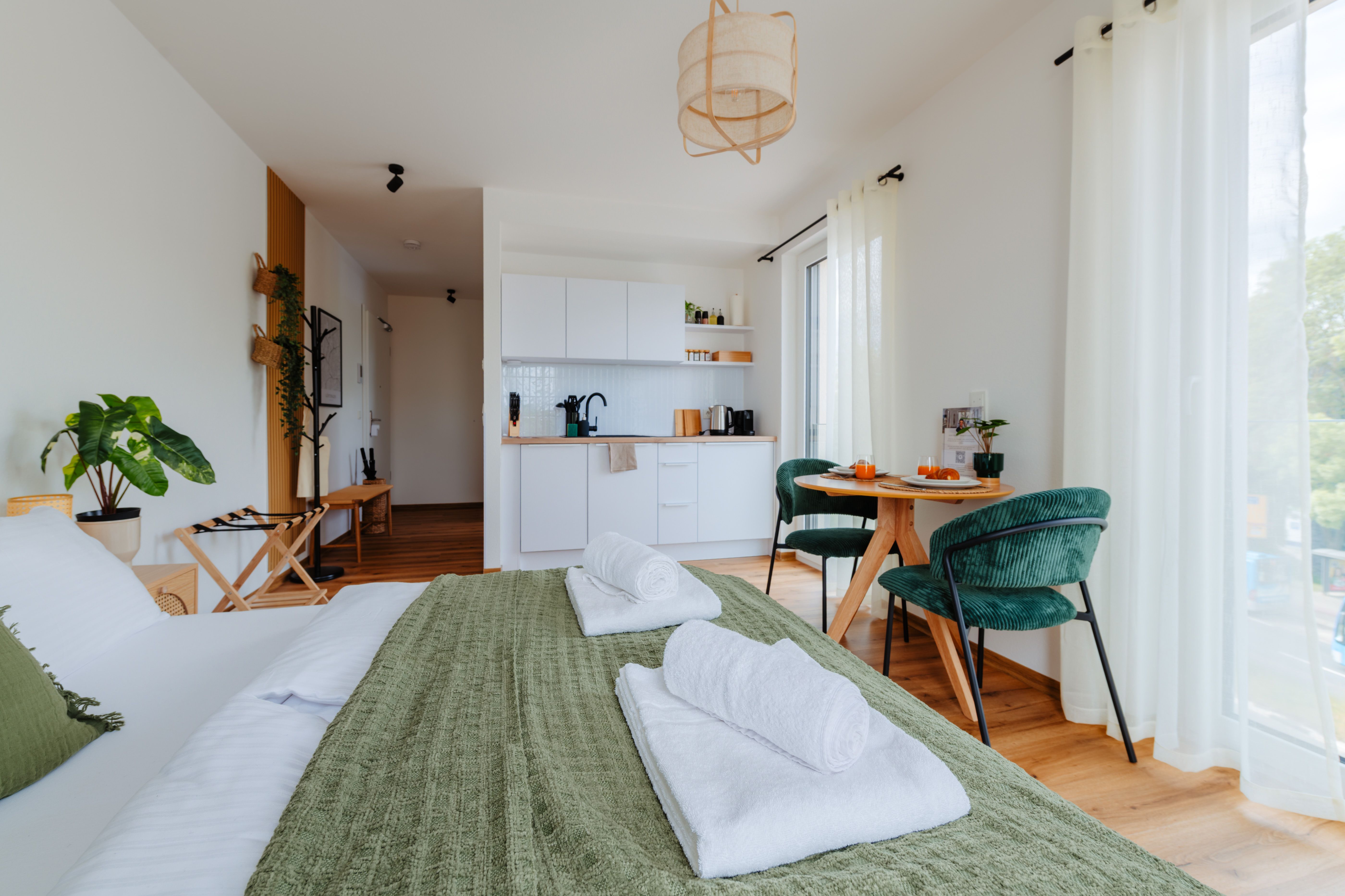 Stay At The City Villa By The Leine – Central & Stylish, With Kitchen And Parking - 22