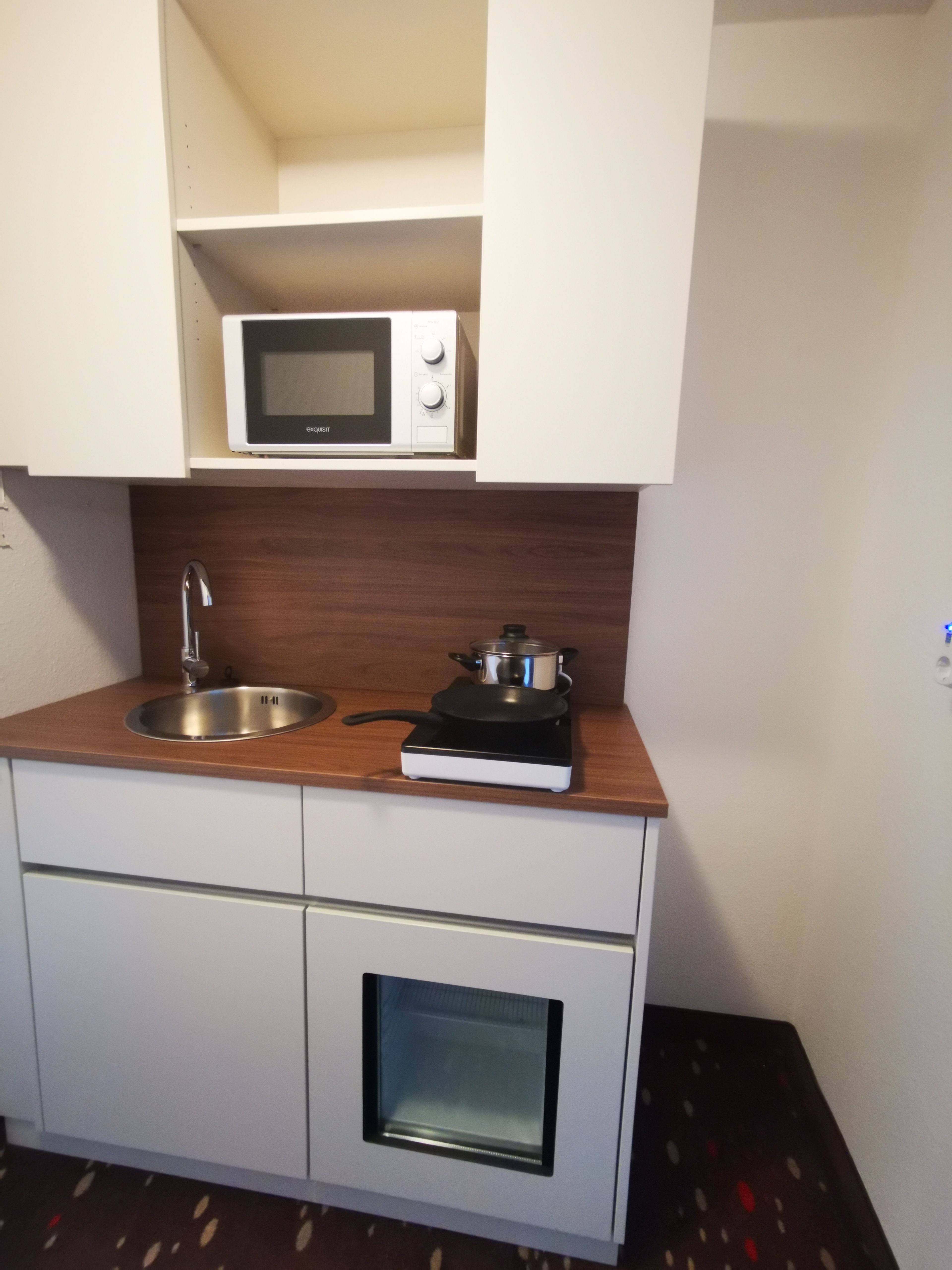 Comfortable Living In The Hotel - 4